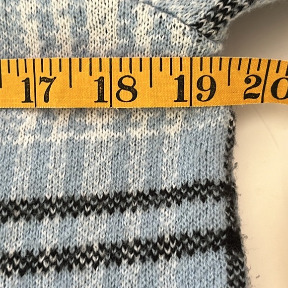 ELLE Plaid Knit Top Sweater Sz M Long Sleeves/Ruffled Cuffs Layered Shirttail. - Picture 8 of 9